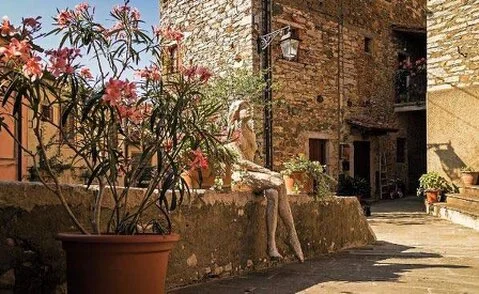Scultura in Marmo Rosso